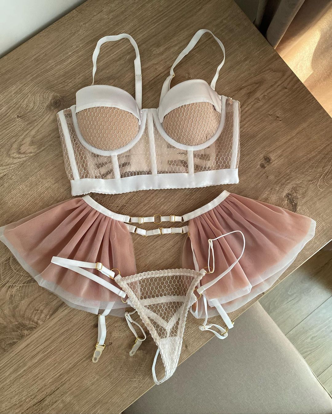 Women's Mesh Underwire Bra Lace Garter Thong Outfit