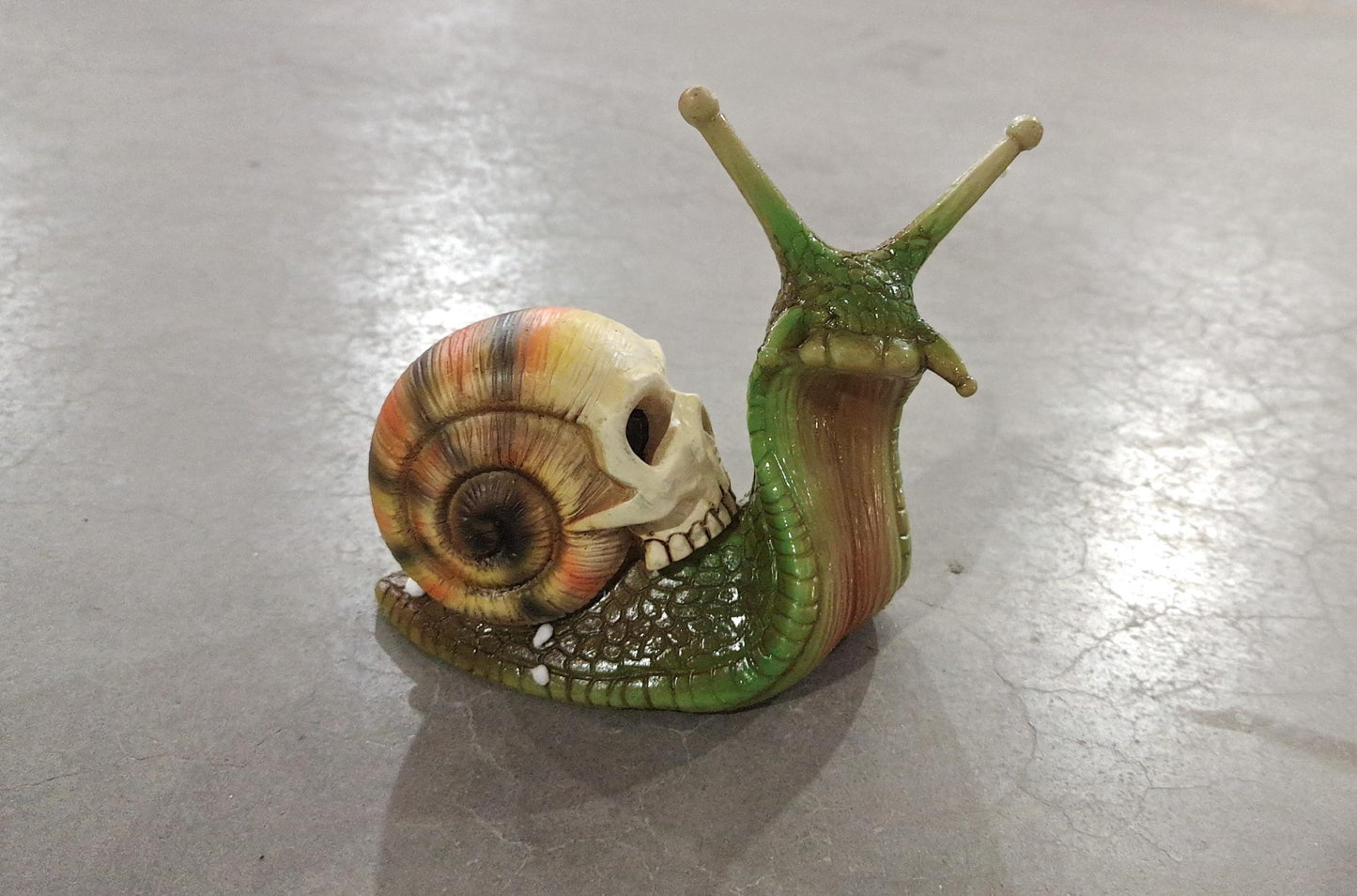 Snail Skull Gothic Garden Decoration Resin Figurine - 3 Colour Choices